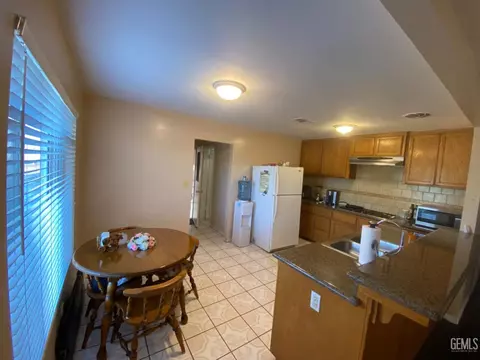 201 Trinity Ave, Bakersfield, CA 93307 photo 10