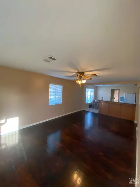 201 Trinity Ave, Bakersfield, CA 93307 photo 9