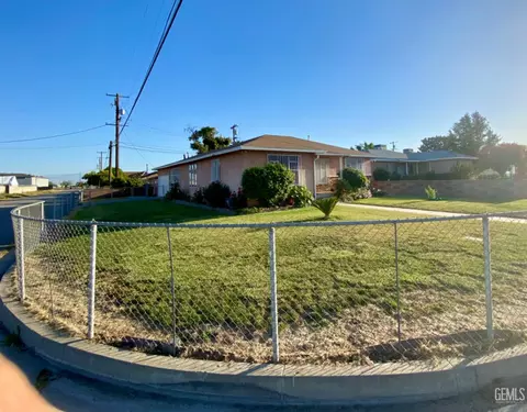 201 Trinity Ave, Bakersfield, CA 93307 photo 2
