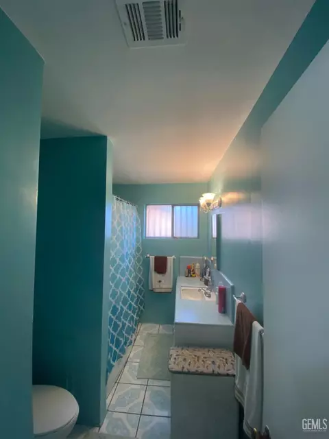 201 Trinity Ave, Bakersfield, CA 93307 photo 14
