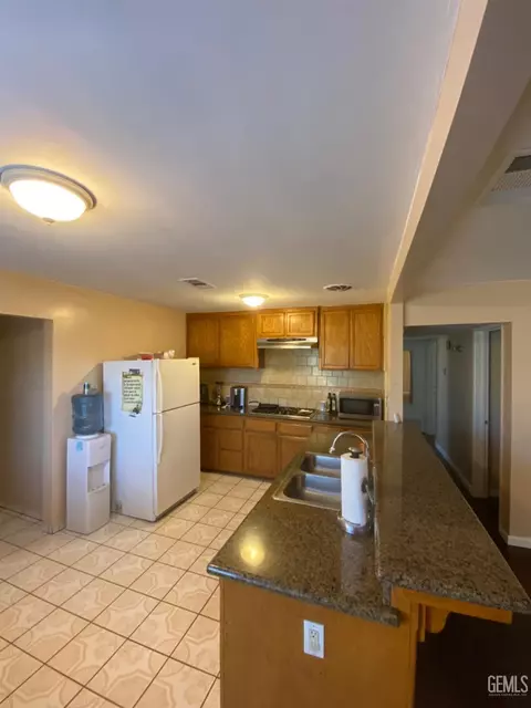 201 Trinity Ave, Bakersfield, CA 93307 photo 7