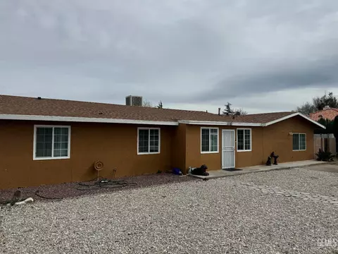 Exterior - 11183 Redwood Ave, Hesperia, CA 92345 photo 16 of 19