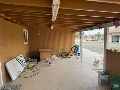 Exterior - 11183 Redwood Ave, Hesperia, CA 92345 photo 8 of 19