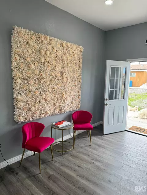 Entry Way - 11183 Redwood Ave, Hesperia, CA 92345 photo 2 of 2