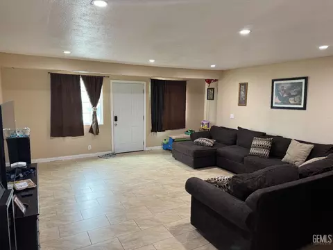 Other - 11183 Redwood Ave, Hesperia, CA 92345 photo 1 of 10