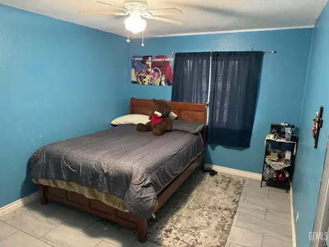 Bedroom - 11183 Redwood Ave, Hesperia, CA 92345 photo 3 of 5