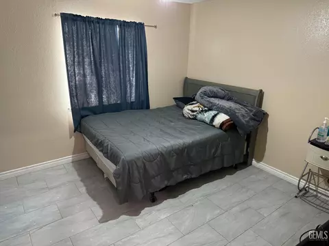 Bedroom - 11183 Redwood Ave, Hesperia, CA 92345 photo 4 of 5