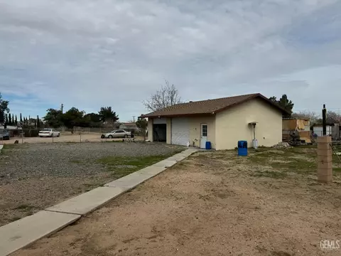 Exterior - 11183 Redwood Ave, Hesperia, CA 92345 photo 9 of 19