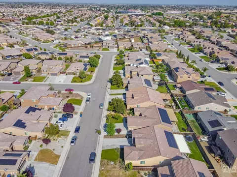 6007 Sapphire Peak Dr, Bakersfield, CA 93313 photo 29