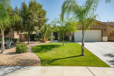 6007 Sapphire Peak Dr, Bakersfield, CA 93313 photo 2