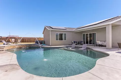 Exterior - 3101 Little Cedar Way, Shafter, CA 93263 photo 6 of 10