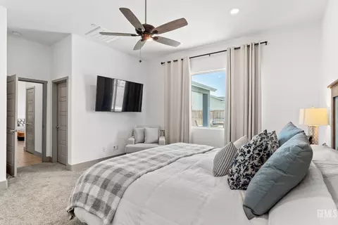Bedroom - 3101 Little Cedar Way, Shafter, CA 93263 photo 2 of 10