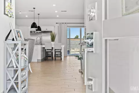 Entry Way - 3101 Little Cedar Way, Shafter, CA 93263 photo 1 of 6