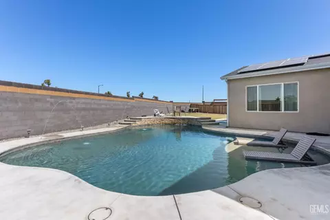 Exterior - 3101 Little Cedar Way, Shafter, CA 93263 photo 5 of 10