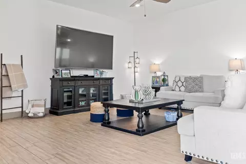 Living - 3101 Little Cedar Way, Shafter, CA 93263 photo 1 of 1