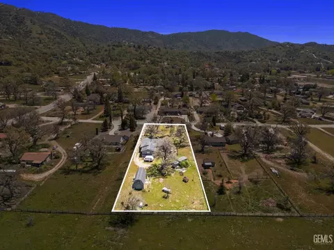 View/Area - 28270 Black Gold Way, Tehachapi, CA 93561 photo 3 of 4