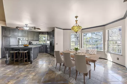 Dining - 28270 Black Gold Way, Tehachapi, CA 93561 photo 1 of 1