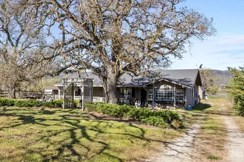 Exterior - 28270 Black Gold Way, Tehachapi, CA 93561 photo 1 of 10