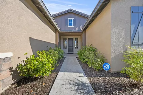 Entry Way - 14101 Everton Ave, Bakersfield, CA 93311 photo 1 of 4