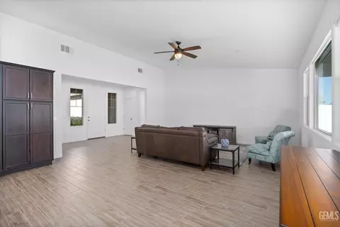 Entry Way - 14101 Everton Ave, Bakersfield, CA 93311 photo 3 of 4
