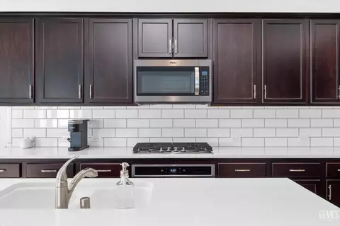 Kitchen - 14101 Everton Ave, Bakersfield, CA 93311 photo 2 of 7
