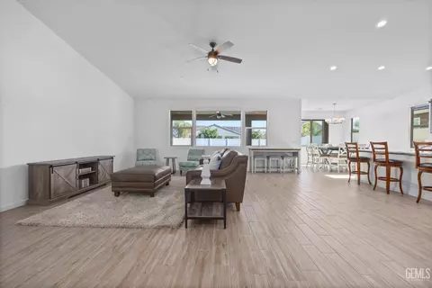 Living - 14101 Everton Ave, Bakersfield, CA 93311 photo 1 of 2