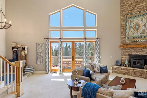 26100 Paramount Dr, Tehachapi, CA 93561 photo 9