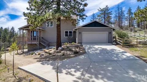 26100 Paramount Dr, Tehachapi, CA 93561 photo 1