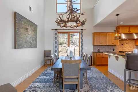 26100 Paramount Dr, Tehachapi, CA 93561 photo 11