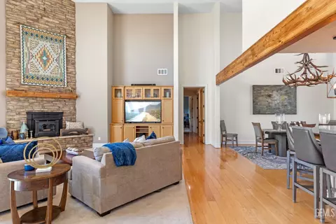 26100 Paramount Dr, Tehachapi, CA 93561 photo 17