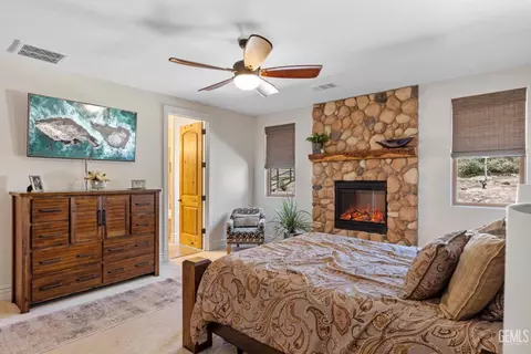 26100 Paramount Dr, Tehachapi, CA 93561 photo 23