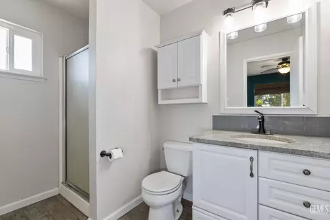Bath - 4785 E Farousse Way, Paso Robles, CA 93446 photo 2 of 2