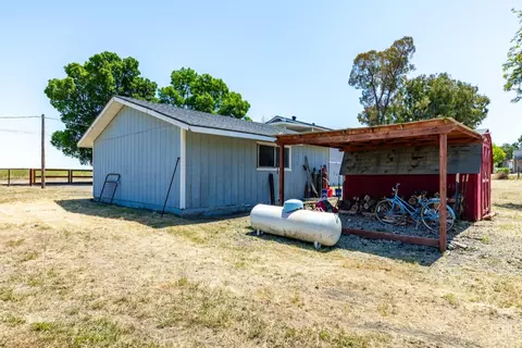 Exterior - 4785 E Farousse Way, Paso Robles, CA 93446 photo 5 of 9