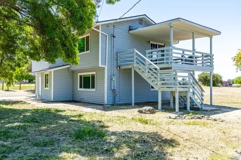 Exterior - 4785 E Farousse Way, Paso Robles, CA 93446 photo 4 of 9
