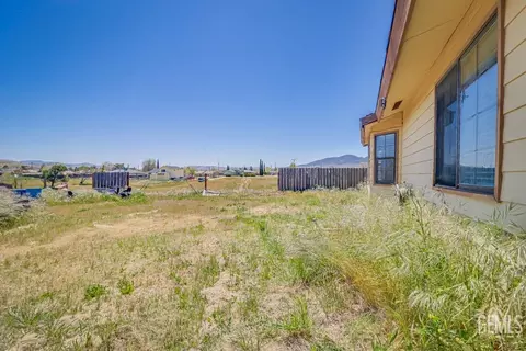 22104 Gold St, Tehachapi, CA 93561 photo 27