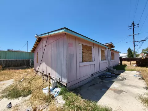 108 2nd St, Taft, CA 93268 photo 1