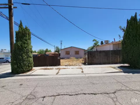 108 2nd St, Taft, CA 93268 photo 3
