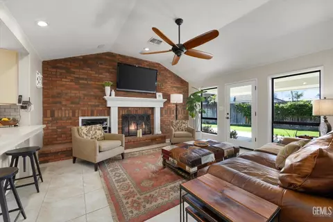 9612 Split Oak Ct, Bakersfield, CA 93311 photo 8