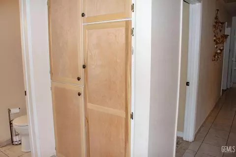 Entry Way - 609 Griffith Ave, Wasco, CA 93280 photo 2 of 2