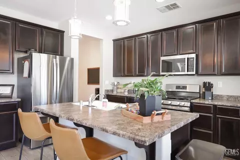 Kitchen - 15736 Cusano Pl, Bakersfield, CA 93314 photo 2 of 2