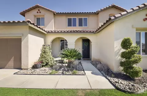 Exterior - 15736 Cusano Pl, Bakersfield, CA 93314 photo 3 of 9