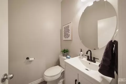 Bath - 15736 Cusano Pl, Bakersfield, CA 93314 photo 1 of 3