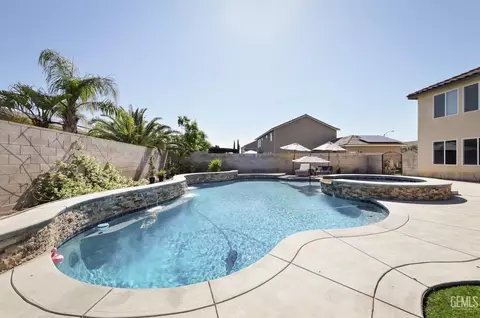 Exterior - 15736 Cusano Pl, Bakersfield, CA 93314 photo 6 of 9