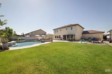 Exterior - 15736 Cusano Pl, Bakersfield, CA 93314 photo 5 of 9