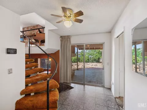 Entry Way - 19115 Kaibab Rd, Apple Valley, CA 92307 photo 3 of 3