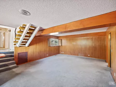 Living - 19115 Kaibab Rd, Apple Valley, CA 92307 photo 2 of 8