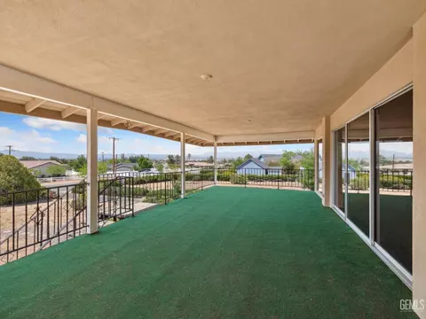 Exterior - 19115 Kaibab Rd, Apple Valley, CA 92307 photo 4 of 12