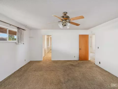Bedroom - 19115 Kaibab Rd, Apple Valley, CA 92307 photo 2 of 2