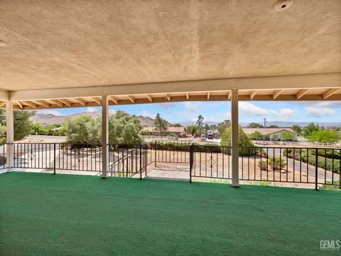 Exterior - 19115 Kaibab Rd, Apple Valley, CA 92307 photo 3 of 12