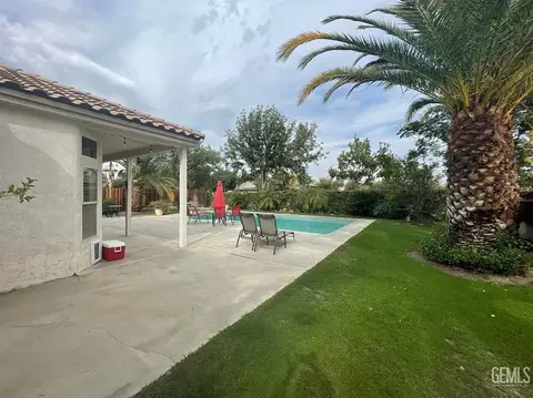 200 Via Roblada, Bakersfield, CA 93314 photo 5